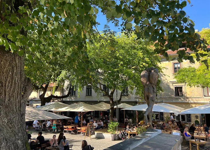 Galleria Apartment *